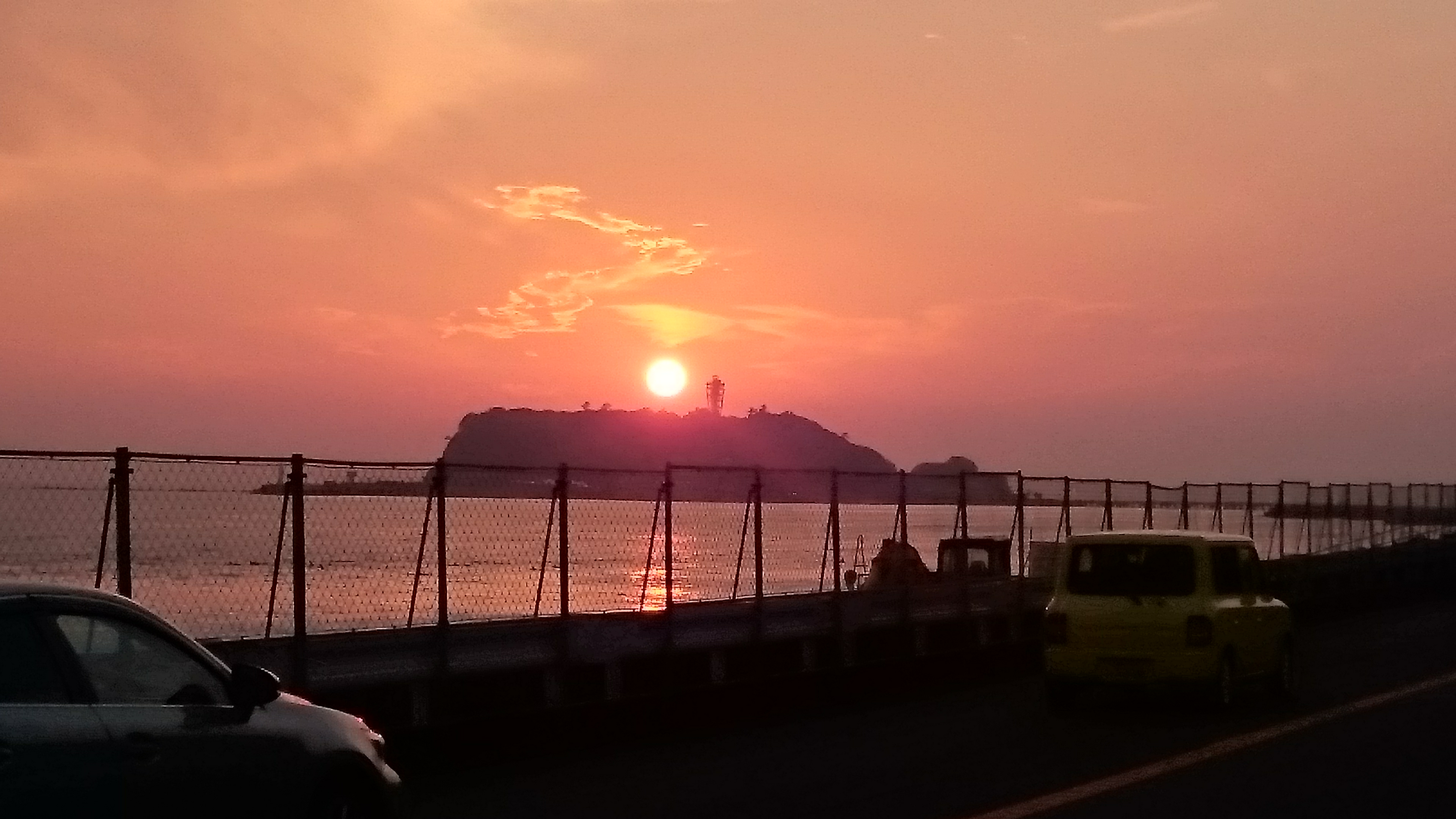 江ノ島の夕焼け ハネムーンのことならベルツアー
